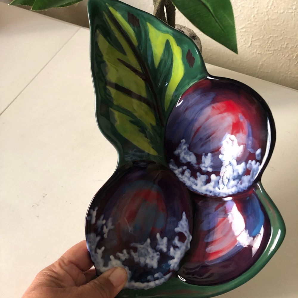 TRACY PORTER Jolly Ol Snowy Sugar plums leaf dish